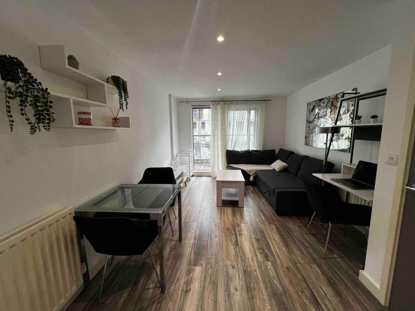 Stylish 1-Bed Flat With Sofa-Bed In London Apartamento Exterior foto
